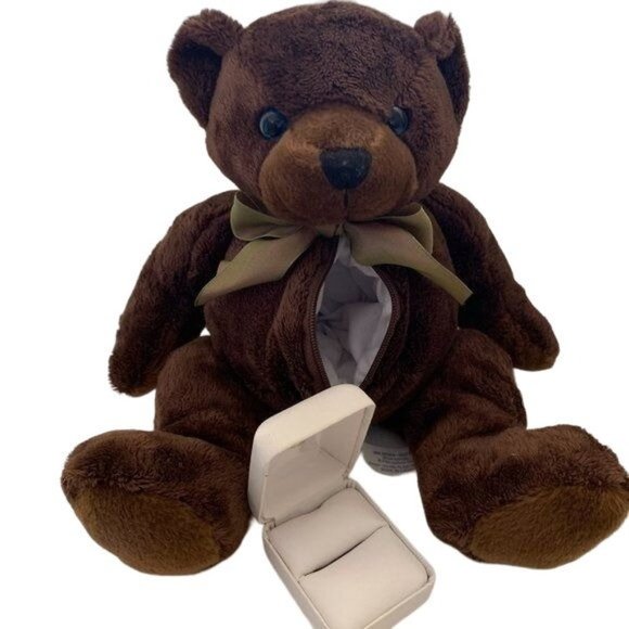 Ben Bridge Jewelry - 2005 Benny the Ben Bridge Jewelry Bear 7 in Brown Ring Box Zipper Compartment